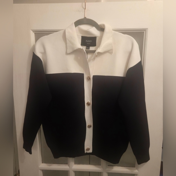 Aleeza Chic Monochrome Sweater/ Blazer With Gold Buttons & Pockets - Picture 5 of 11